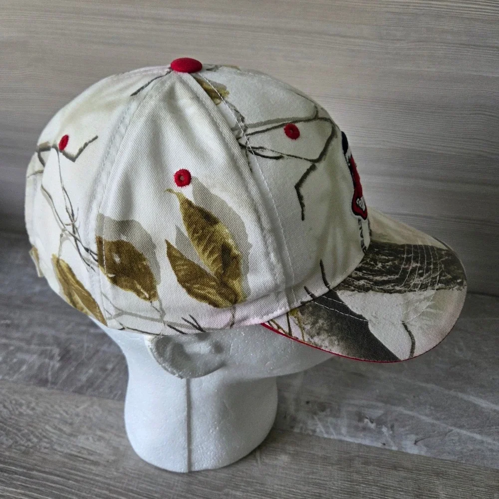 Fan Favorite Cleveland Indians Chief Wahoo Hat White Realtree Camo Cotton OS MLB